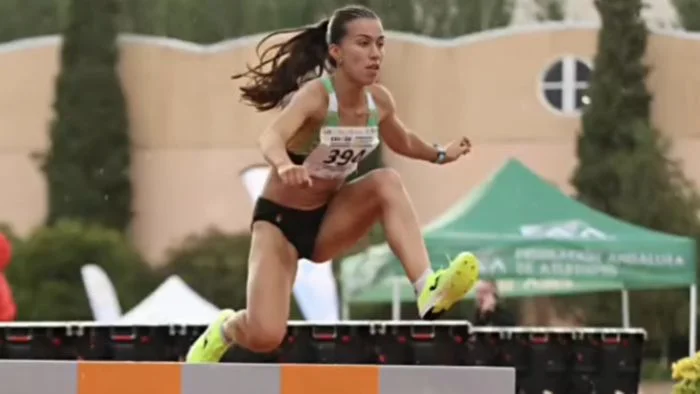 Andrea Buenavida durante una prueba de 3.000 obstáculos